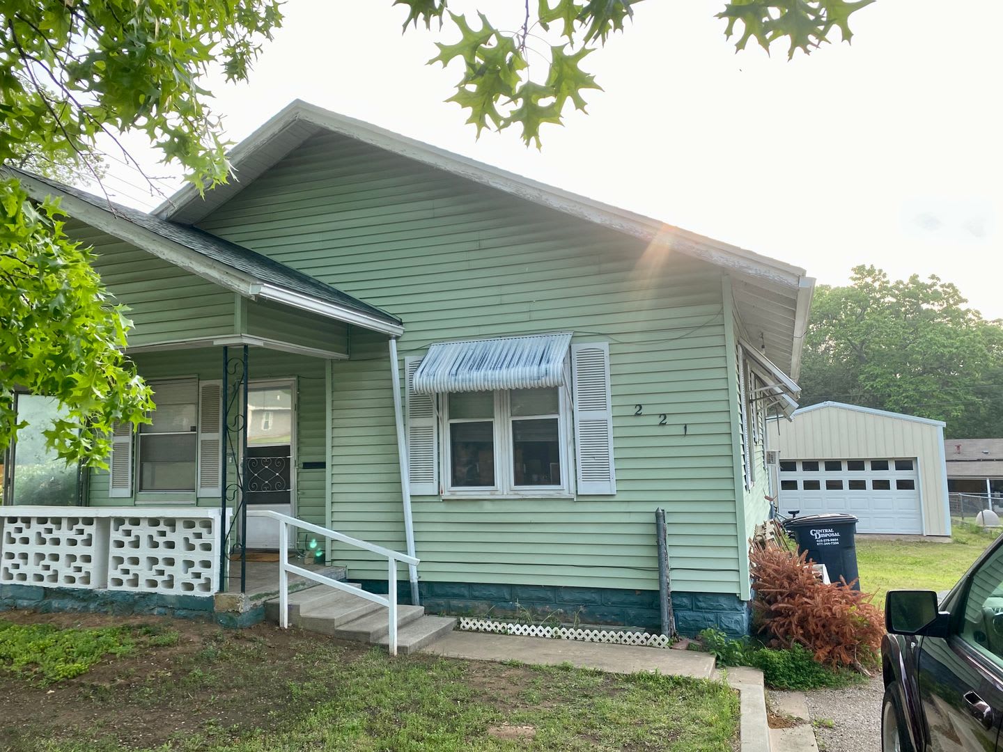 2 bedroom 1 bathroom home in Shawnee – photo 1