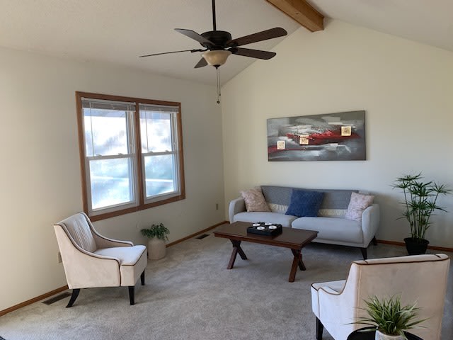 1701 Ne Patterson Dr – photo 3