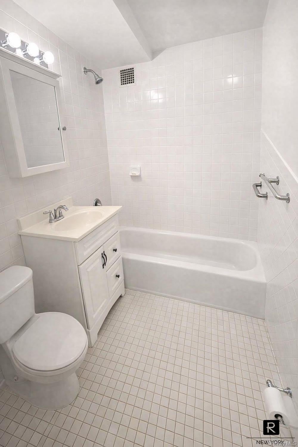 240 E 55th Street – photo 5