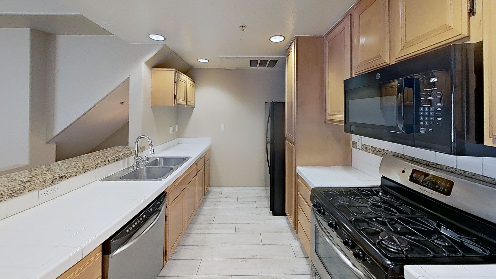 1/bedroom condo in Woodland Hills S. of Ventura Blvd.! – photo 4