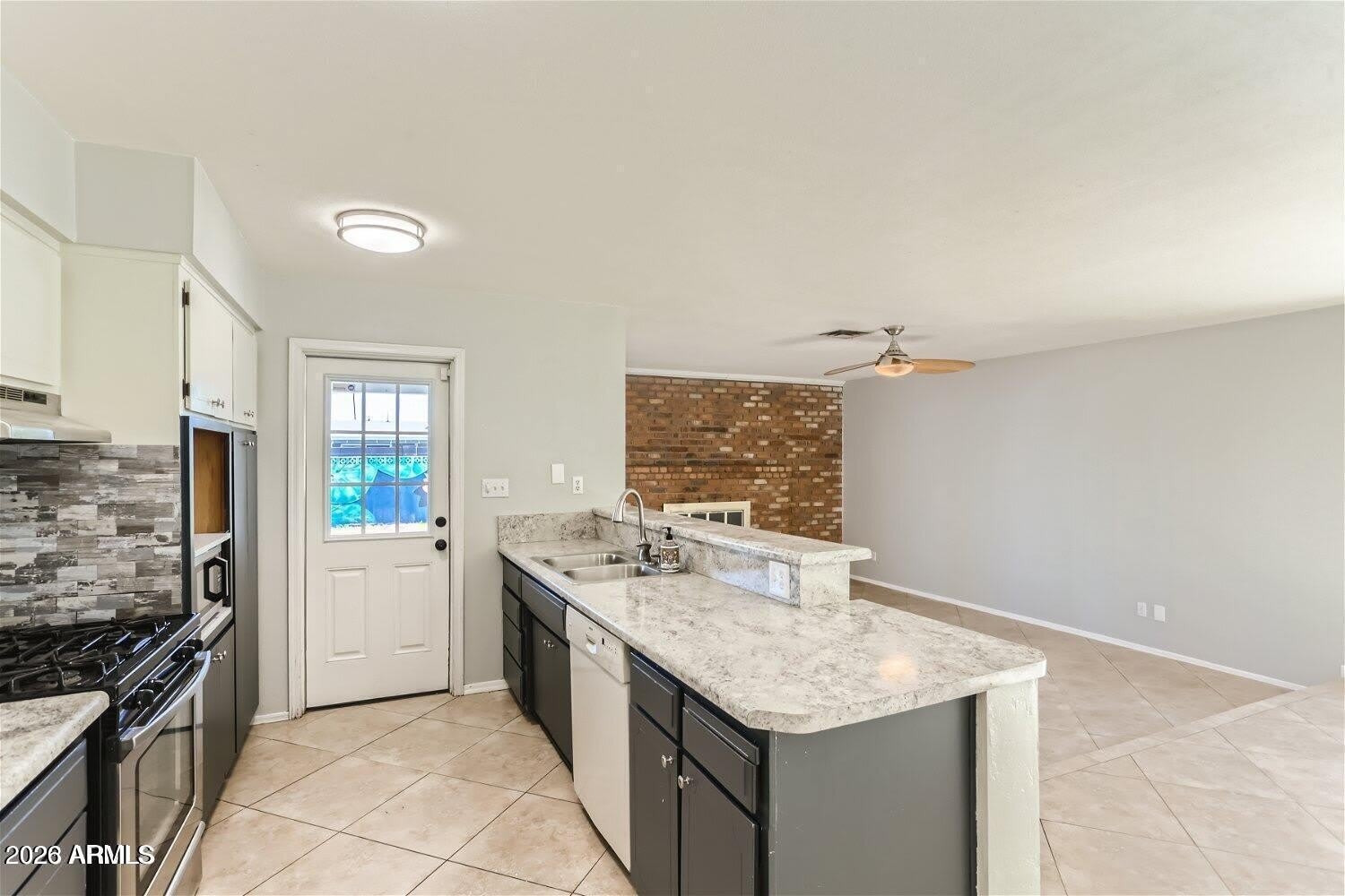 1991 E Carson Drive – photo 5