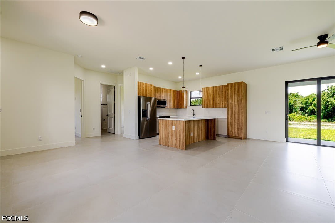 2705 Darlene Place – photo 4