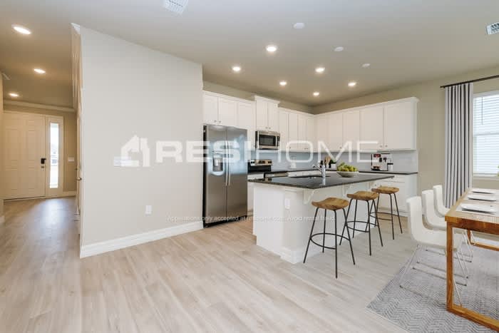 1566 Diane Street – photo 5
