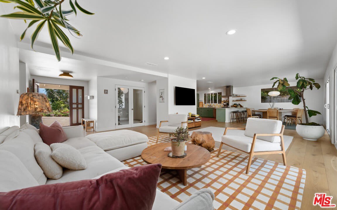 6202 Frondosa Dr – photo 4