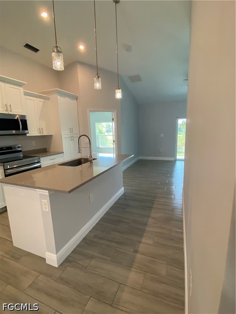2215 Hogan Drive – photo 4