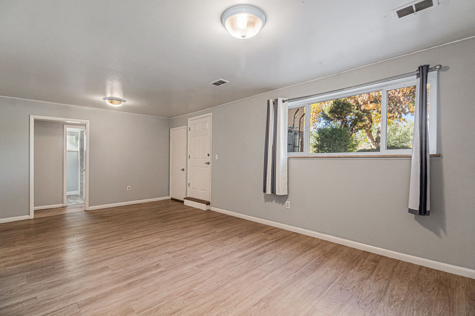 Spacious 2-Bedroom Garden-Level Apartment with Garage & In-Unit Laundry – photo 2