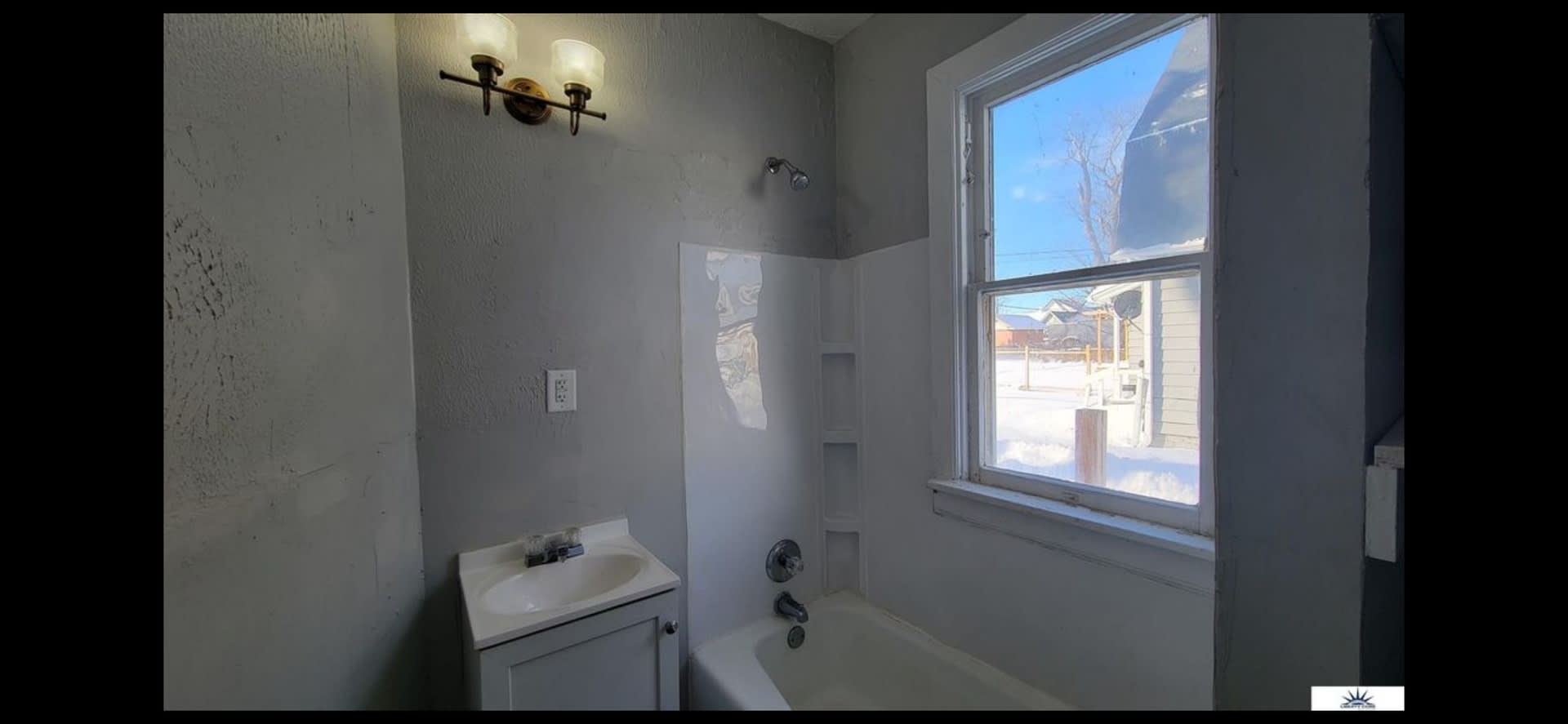 2423 Templeton St – photo 5