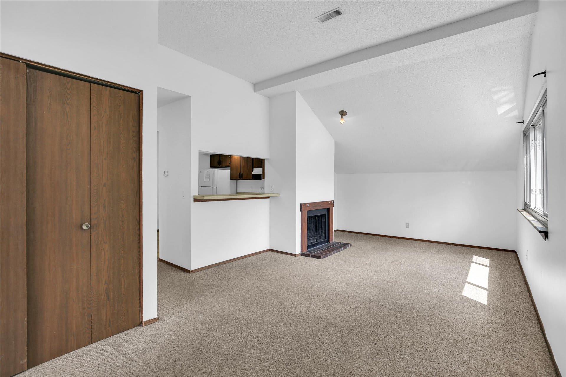1613 Lyndhurst West F – photo 5