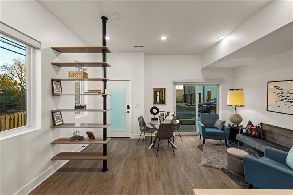 1213 E 29th Street – photo 4