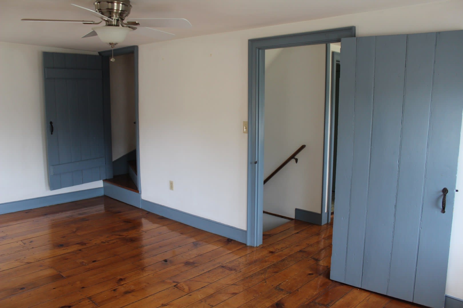 Move In Special 2 Months Free 2 Story Historic Farmhouse In Country Setting – photo 2