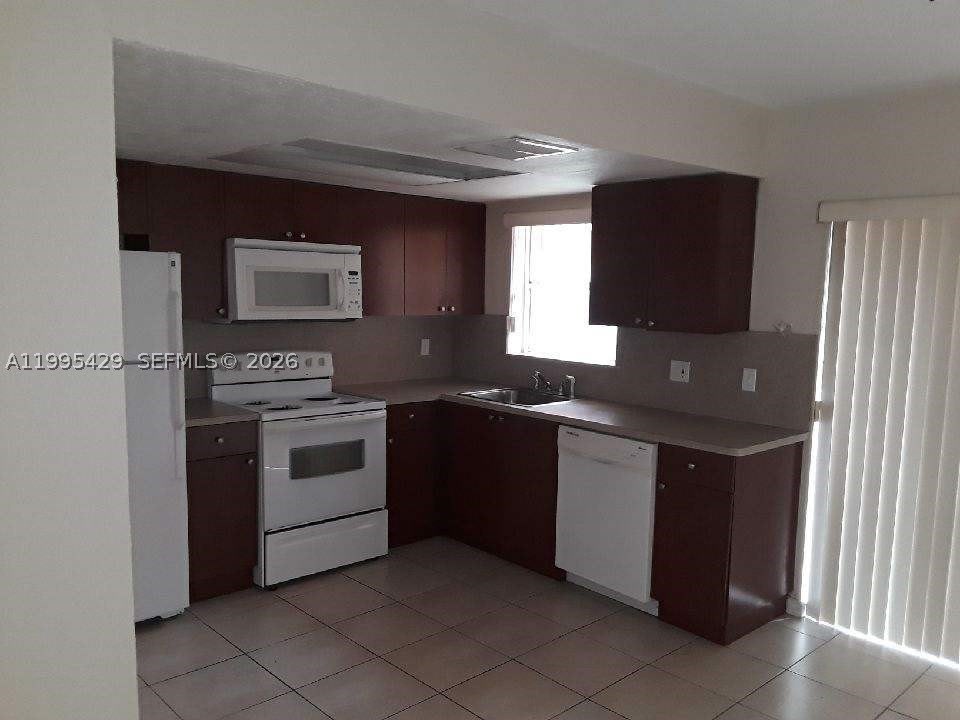 2604 NW 52nd Ave – photo 2