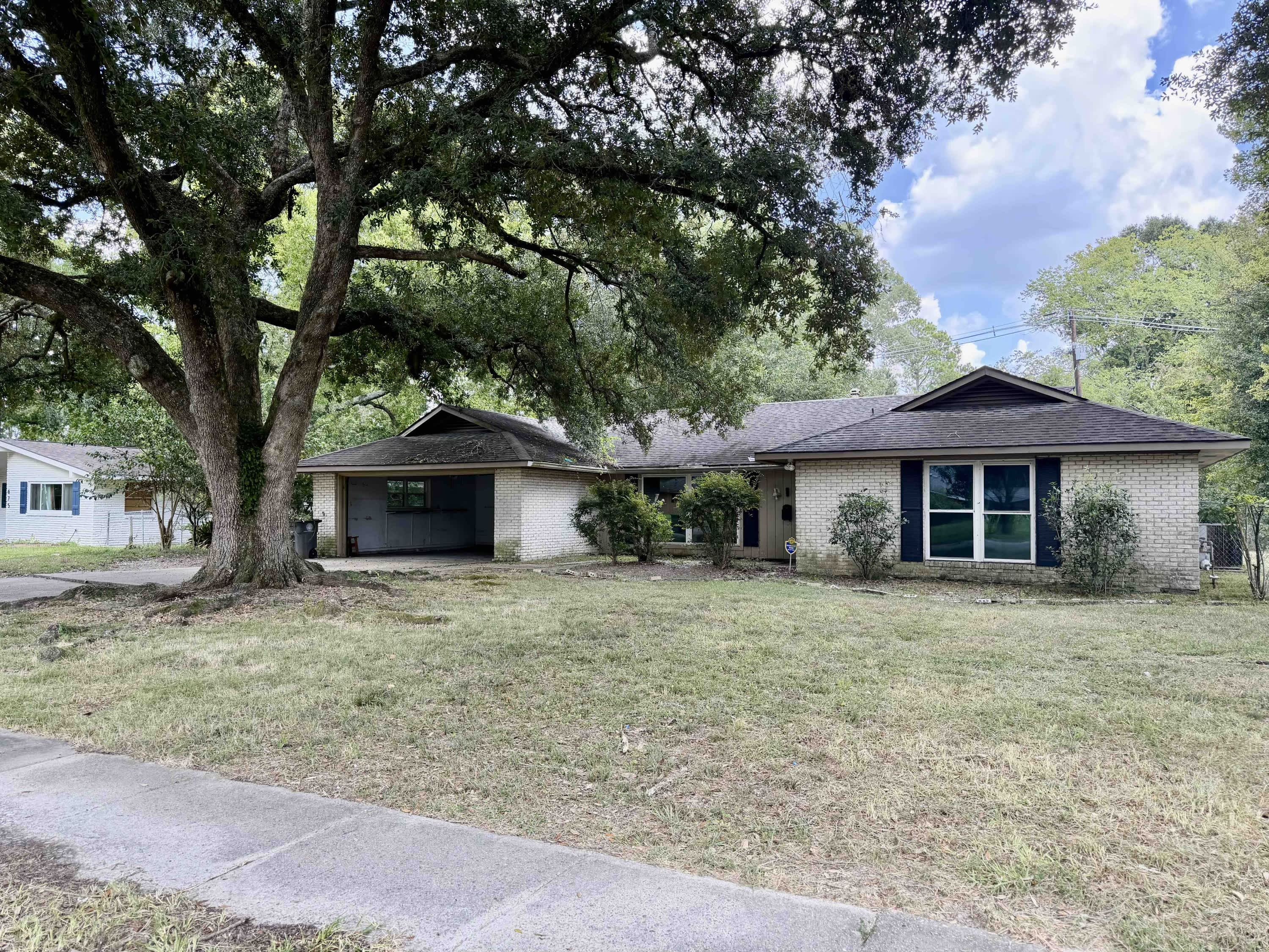 735 Westbrook Drive – photo 1