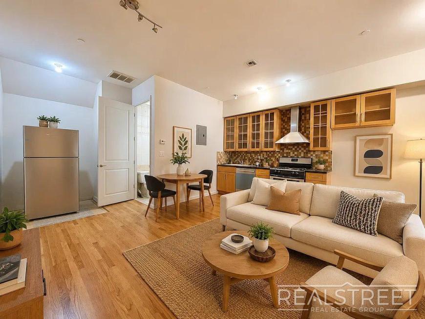 18 Goodwin Place – photo 3