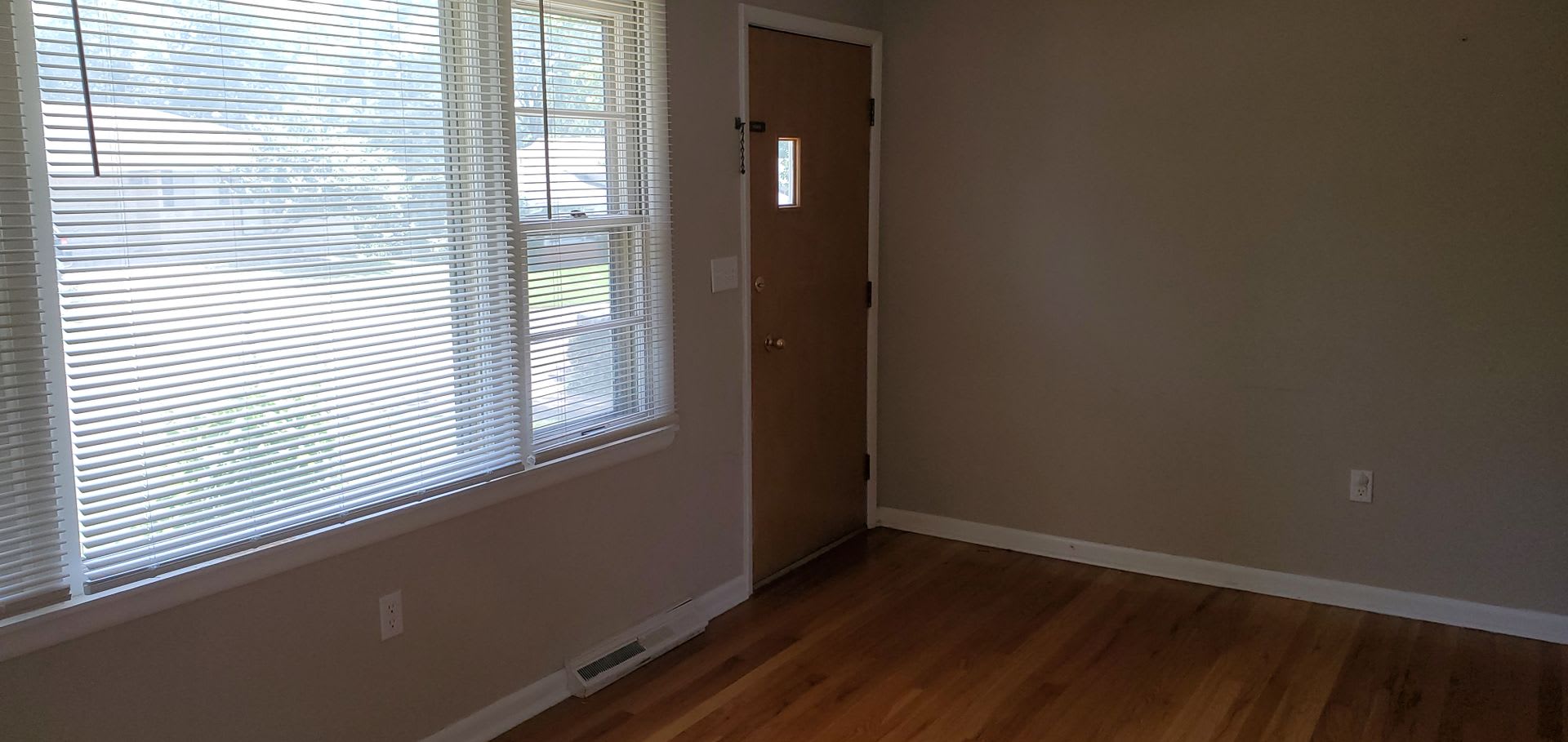 1607 Highridge Dr – photo 3