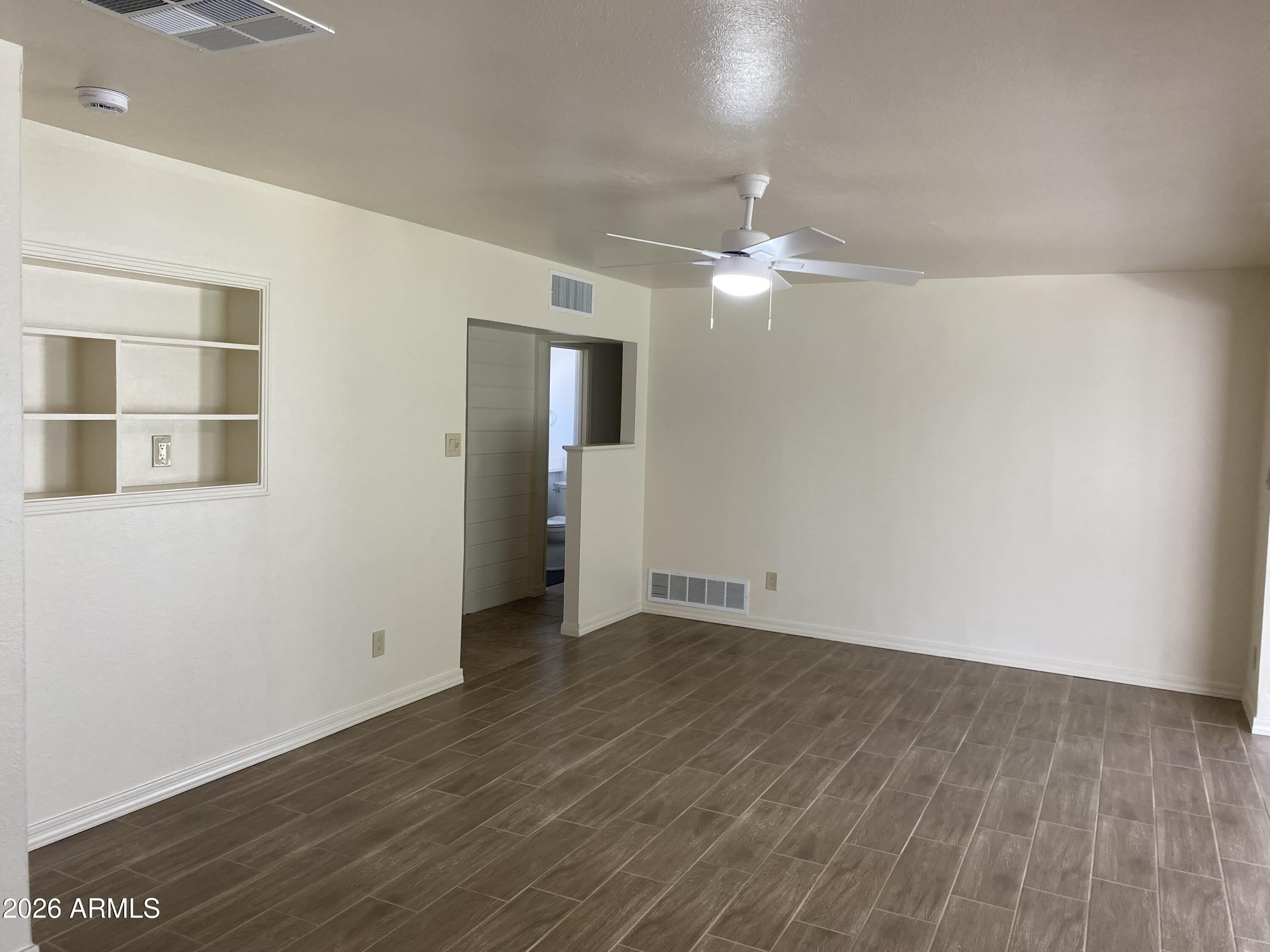 3207 E MEDLOCK Drive – photo 4