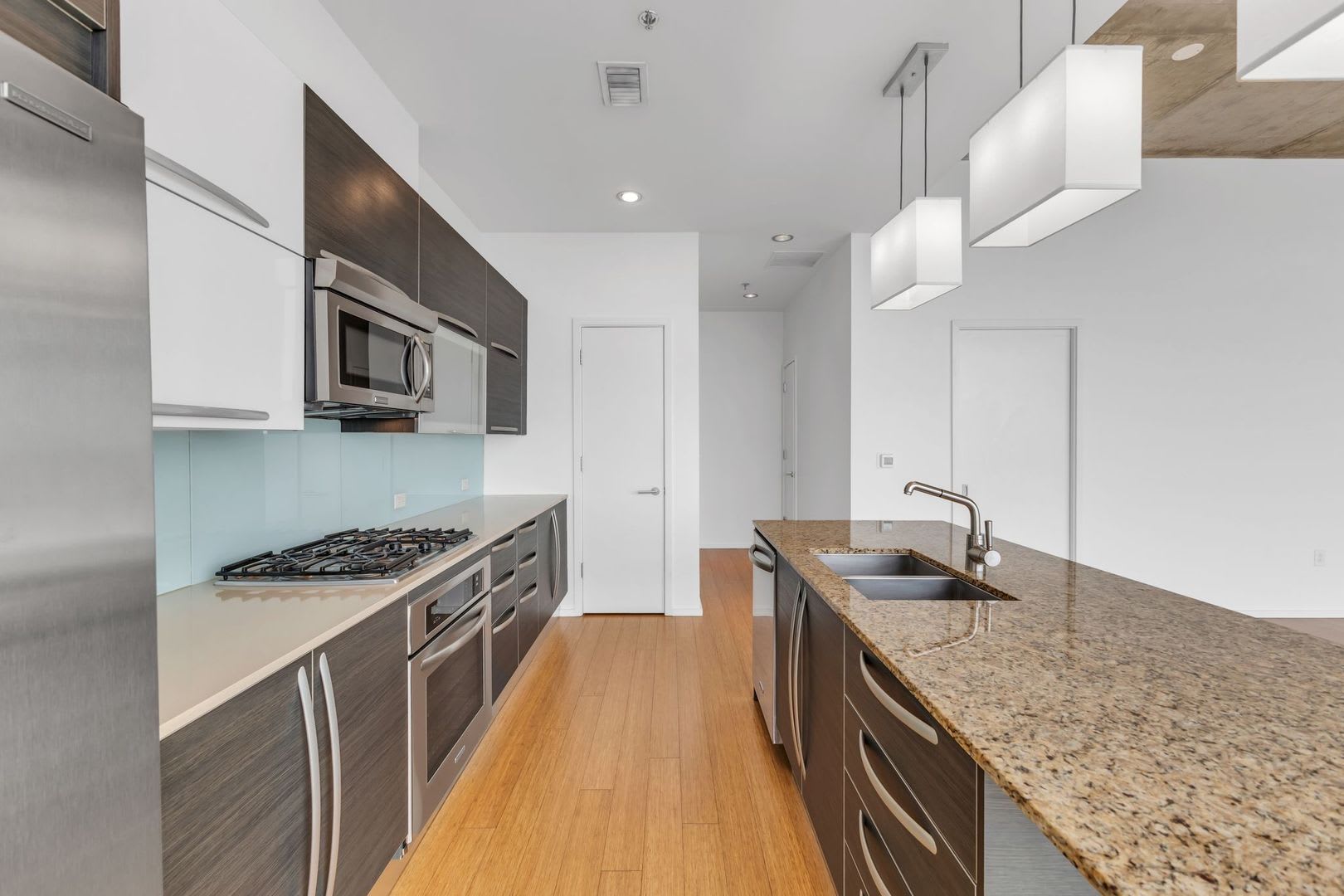 Large Three Bedroom Condo at Terrazzo In The Gulch – photo 5