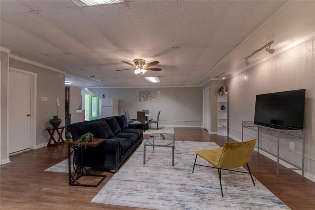 2560 Piney Wood Lane – photo 5