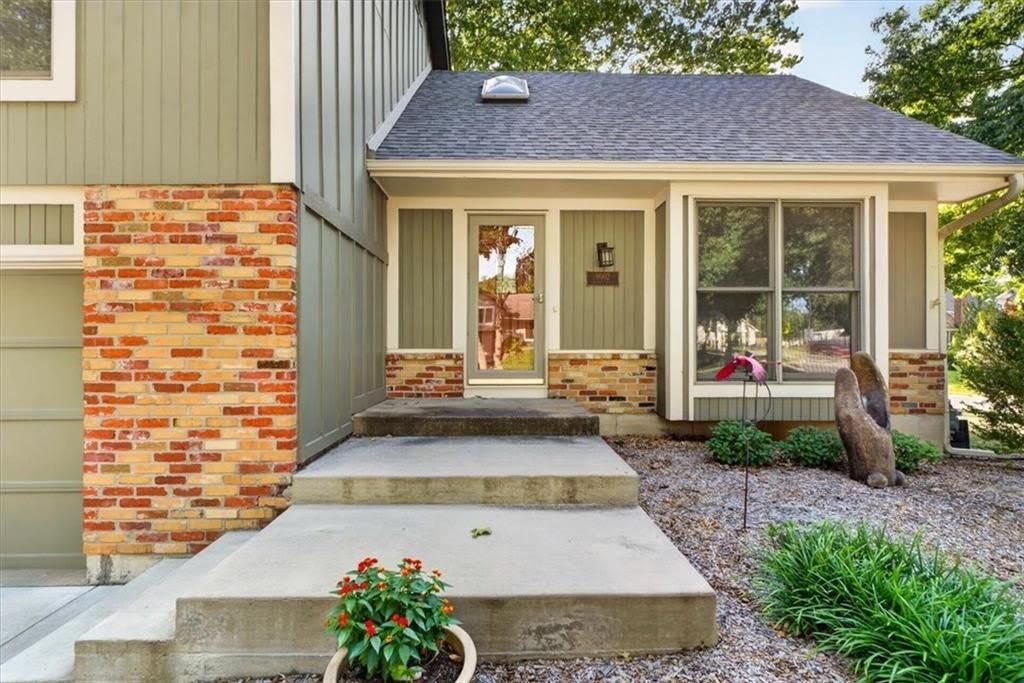 9002 SWARNER Drive – photo 4