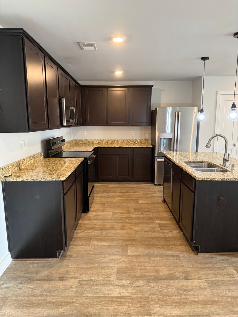 4 Bed 2.5 Bath Home – photo 2