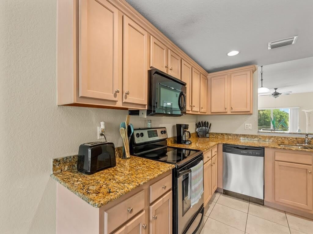 4210 GATOR TRACE AVENUE B – photo 4