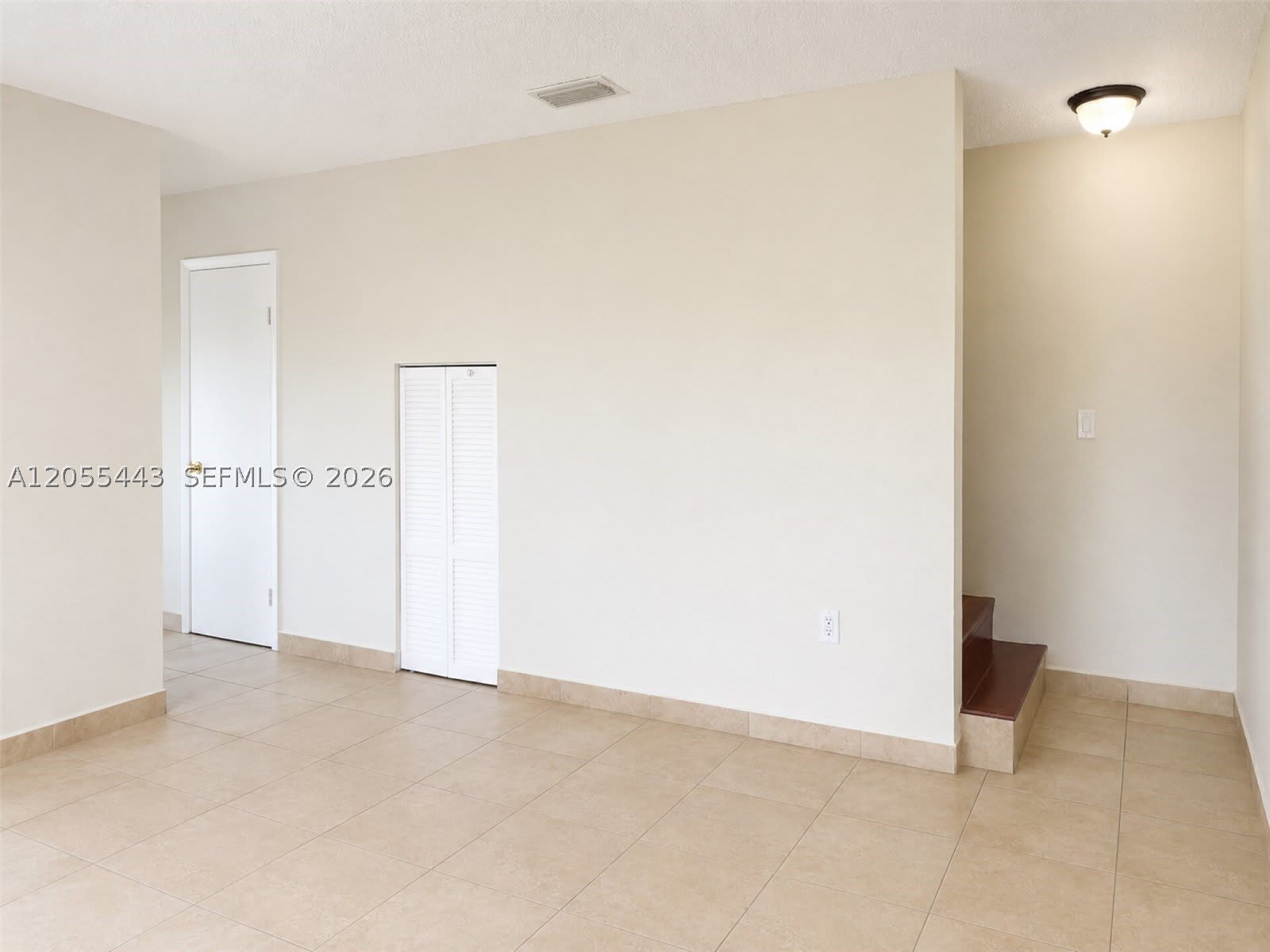 1521 W 42nd Pl – photo 4