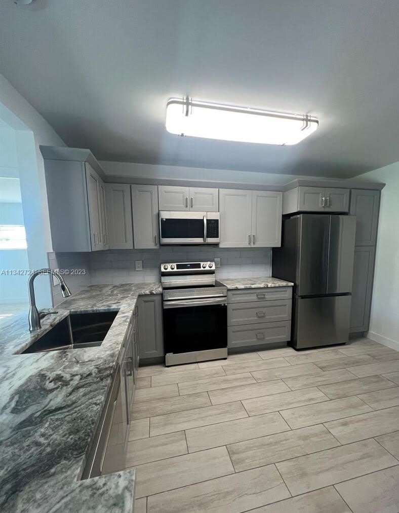 19420 Carolina Circle – photo 4