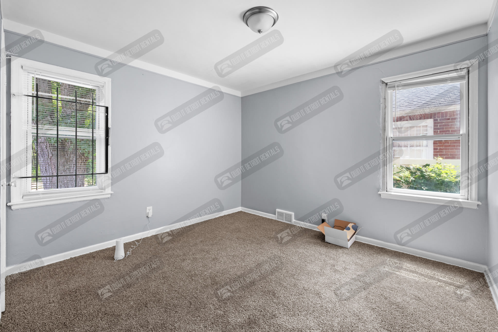 8442 Warwick St – photo 2