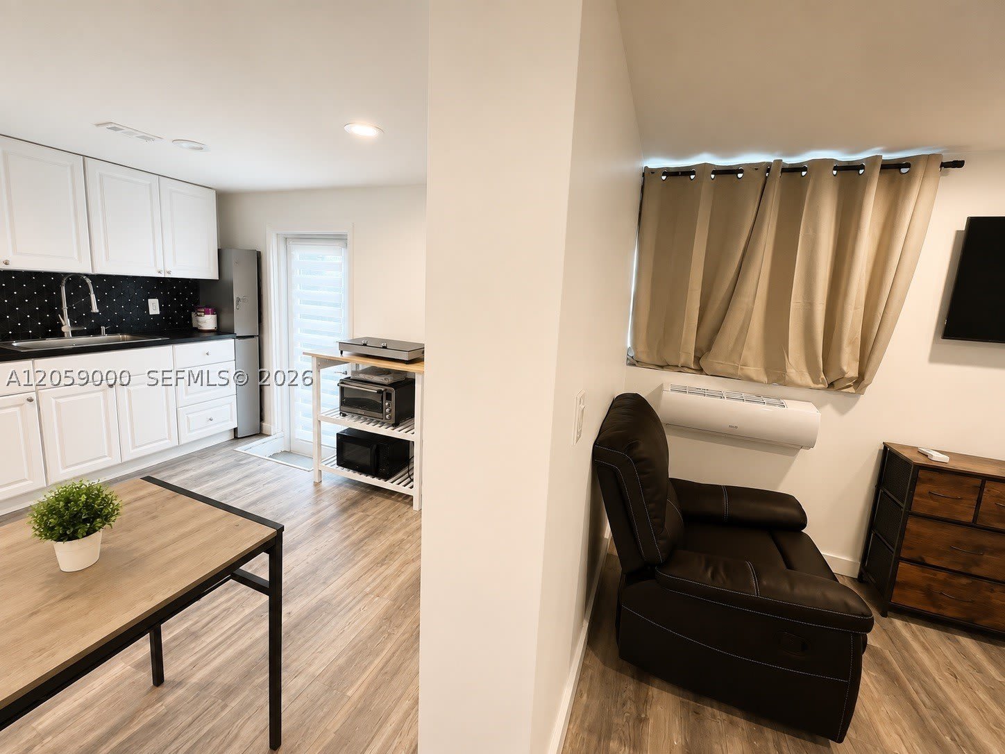 1430 NE 149th St – photo 4