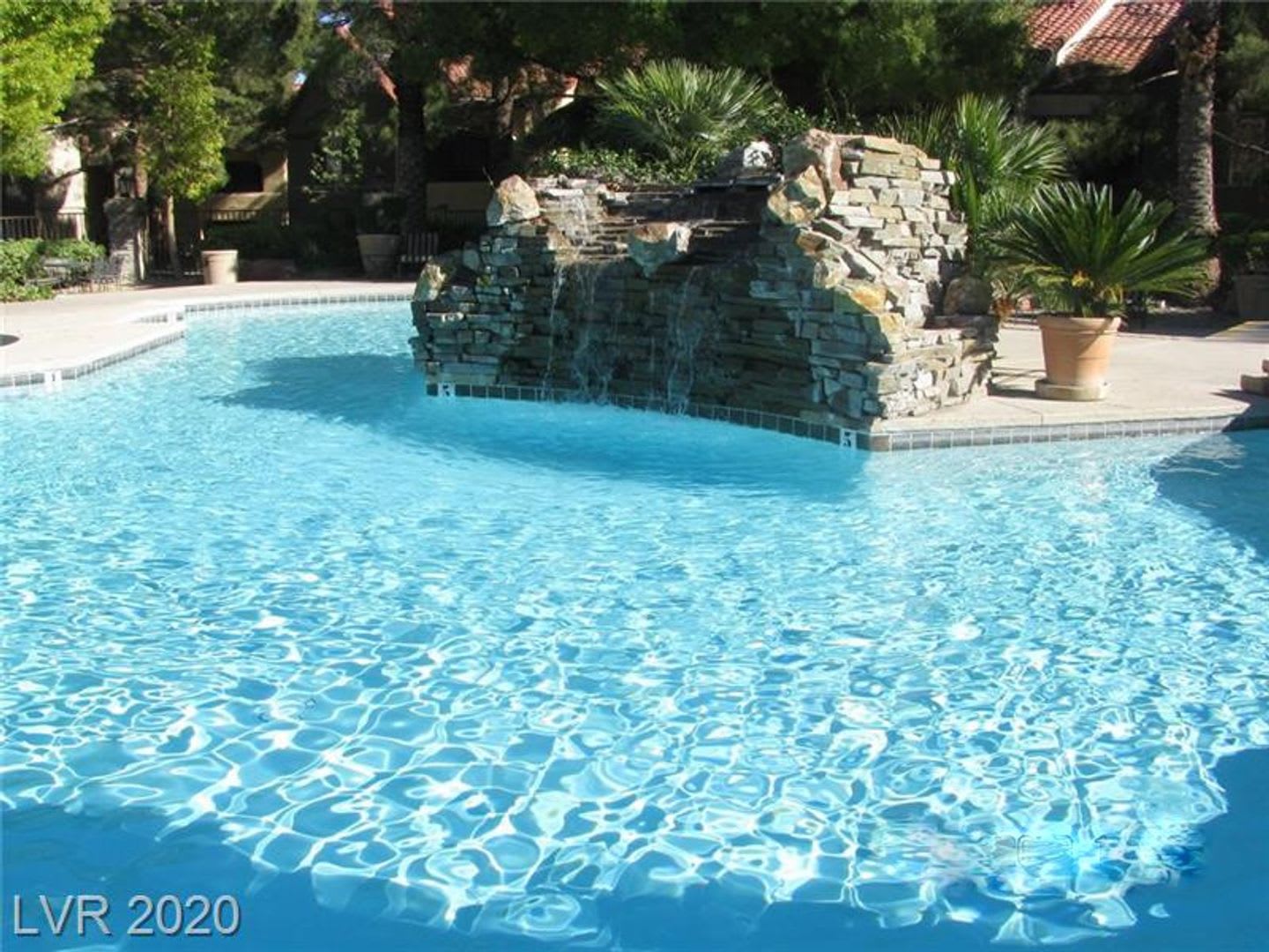 Spacious 2 Bedroom Condo In Canyon Lake Community – photo 1