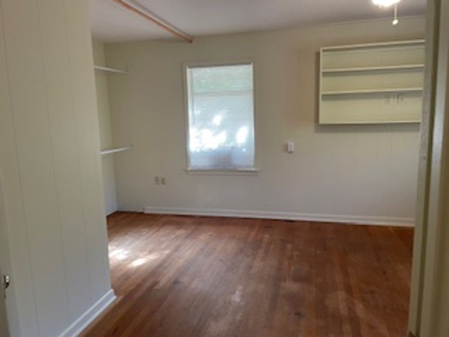 Renovated 3 Bed,1 1/2 bath charming house 200 yards from Tarleton – photo 4