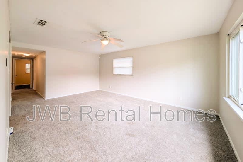 3117 5th St W – photo 3