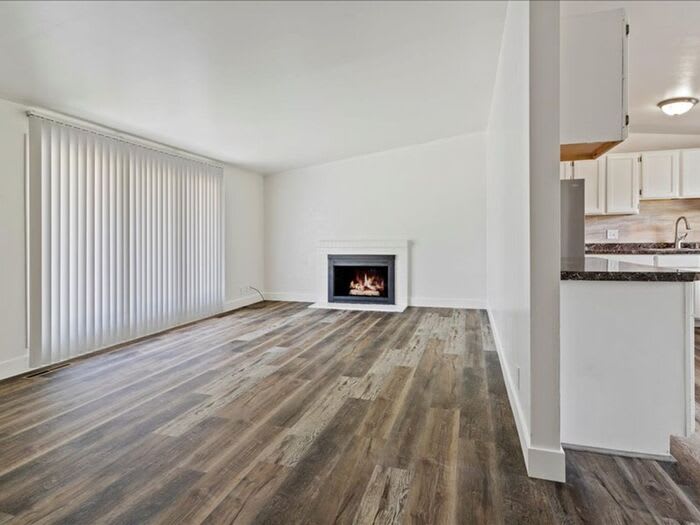 1376 Greenfield Avenue – photo 3