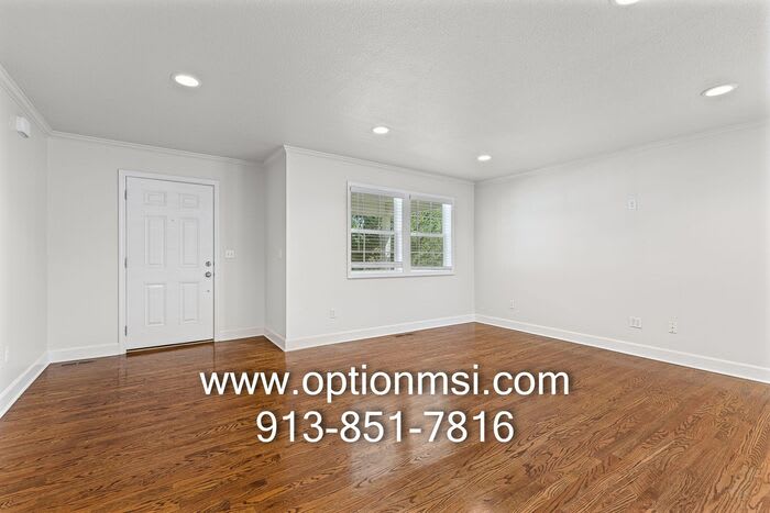 8926 Grand Avenue – photo 5