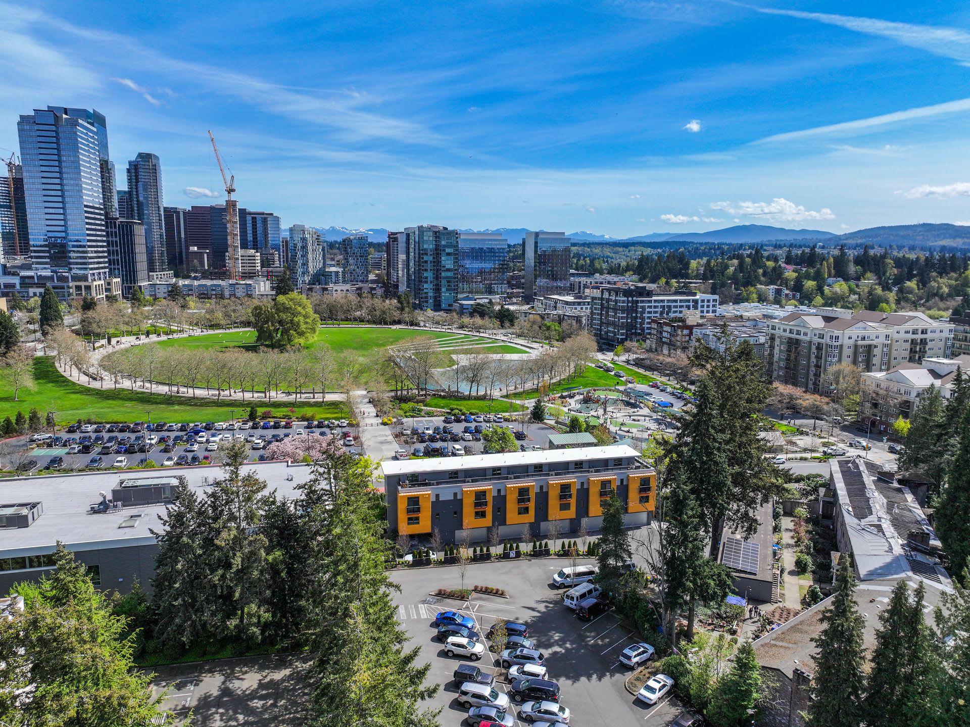 Park Central Townhomes 4 Stories 3 Bedrooms 31 2 Bathrooms 2 Car Garage And A Rooftop Deck With A View – photo 3