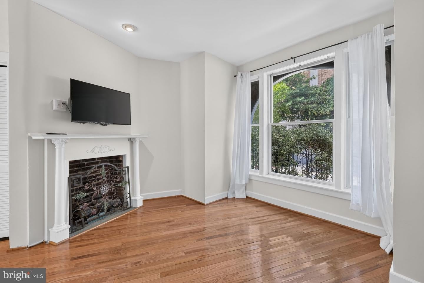 1702 FLORIDA AVE NW – photo 2
