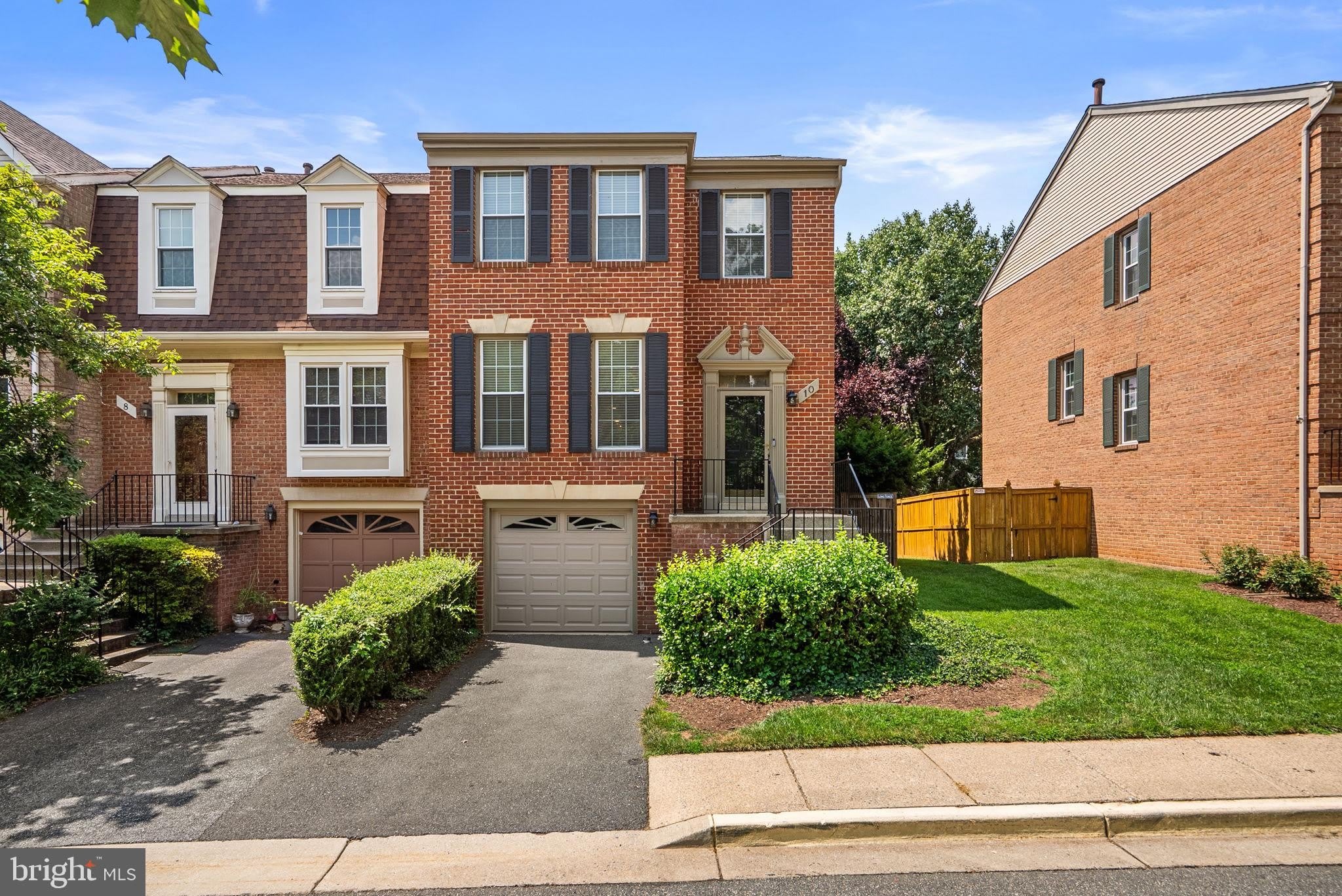 10 Loganwood Court – photo 1