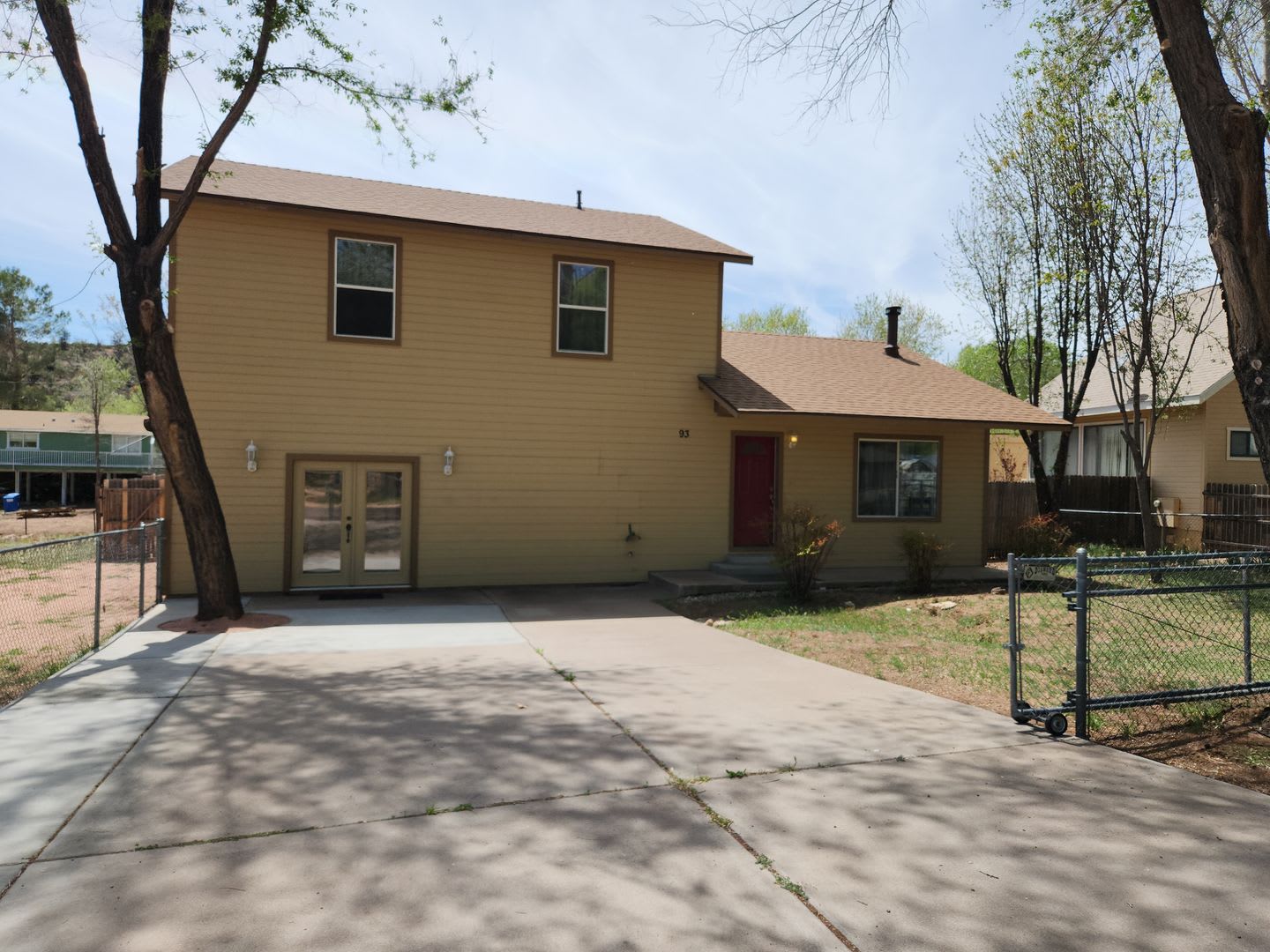 Beautiful 3 bed/3 bath home with huge bonus room – photo 3
