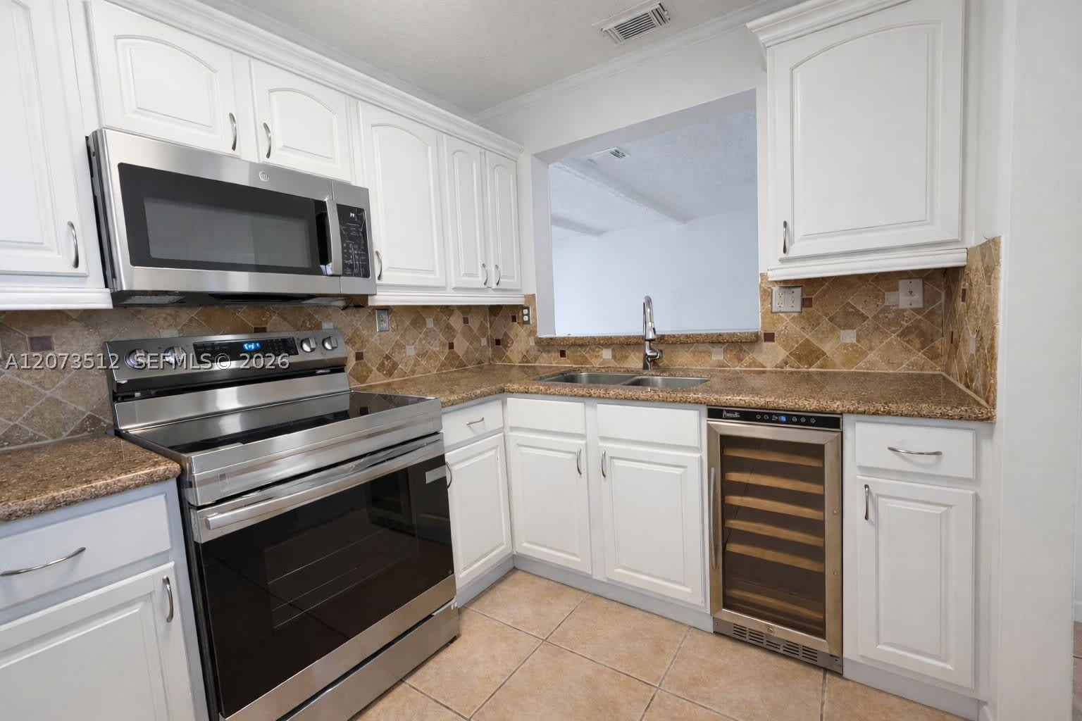 15761 SW 137 ave – photo 2