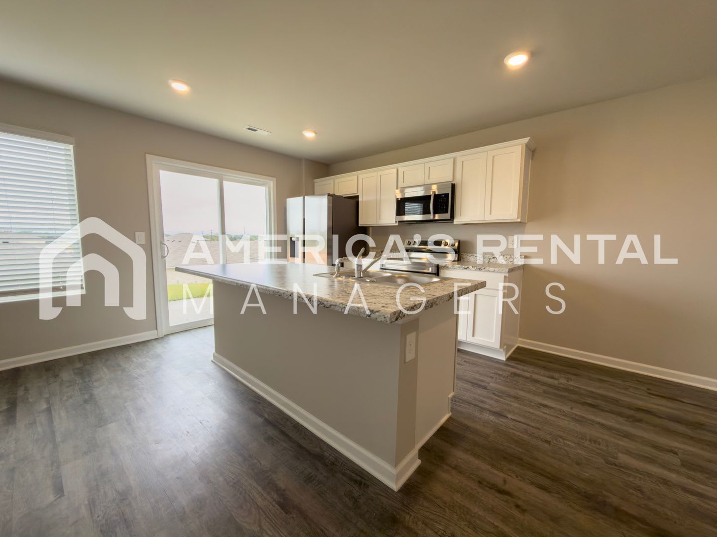 End Unit Townhome for Rent in Decatur, AL!! Available to View with 48 Hour Notice!!! – photo 5