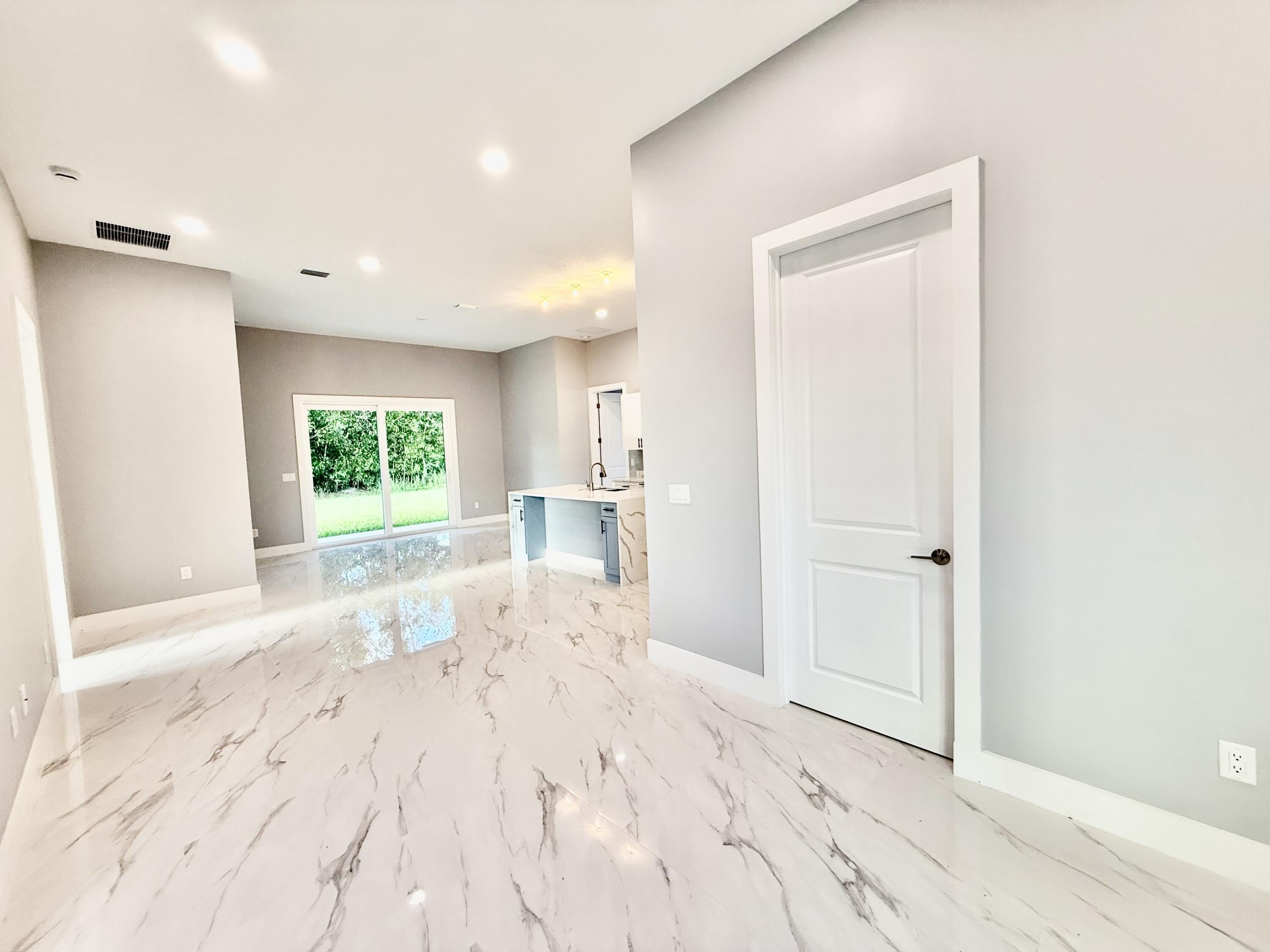 675 Ne Moss Rose Place – photo 5