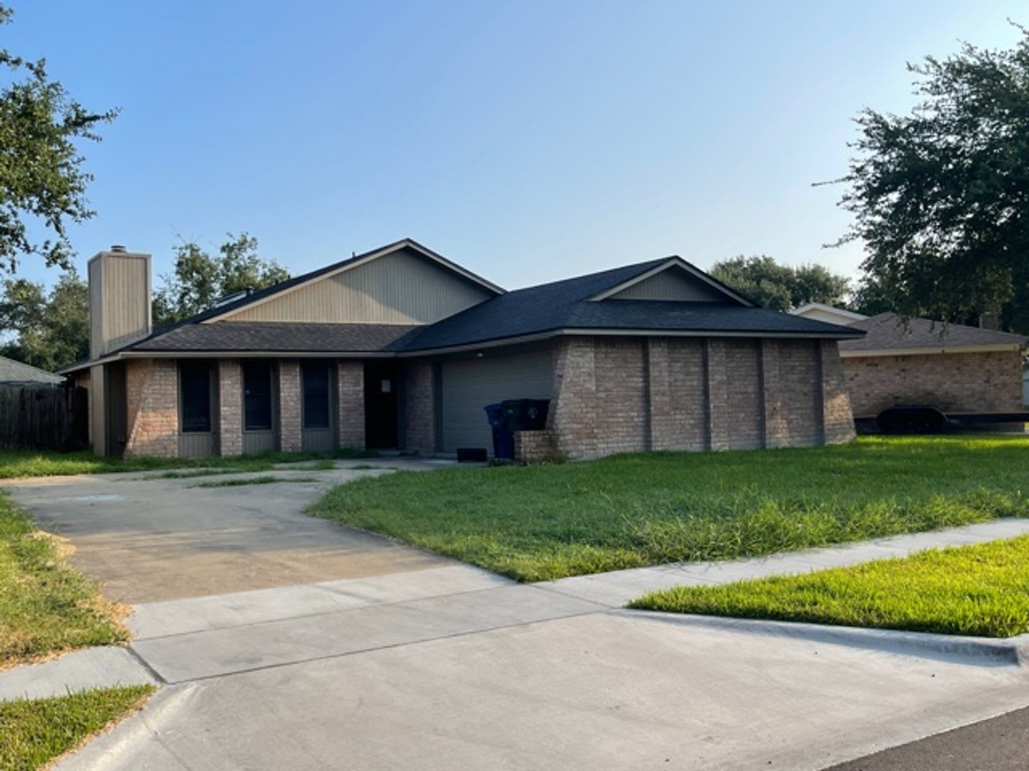 3 Bedroom 2 Bathrooms – photo 1