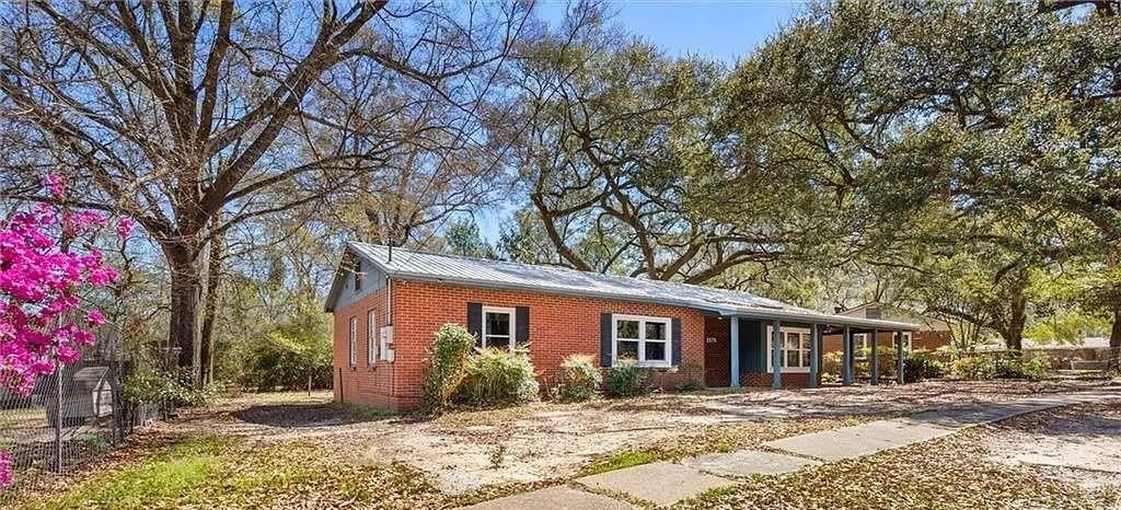 1575 Marengo Drive – photo 2
