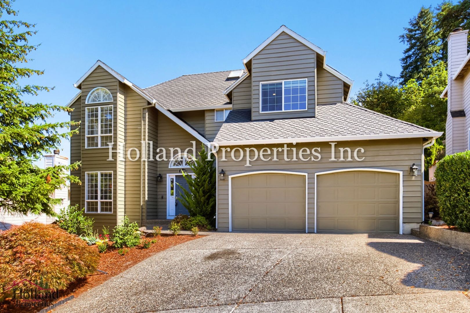 Spacious 4Br Beaverton Home With Fireplace Fenced Yard Green Space Views – photo 2