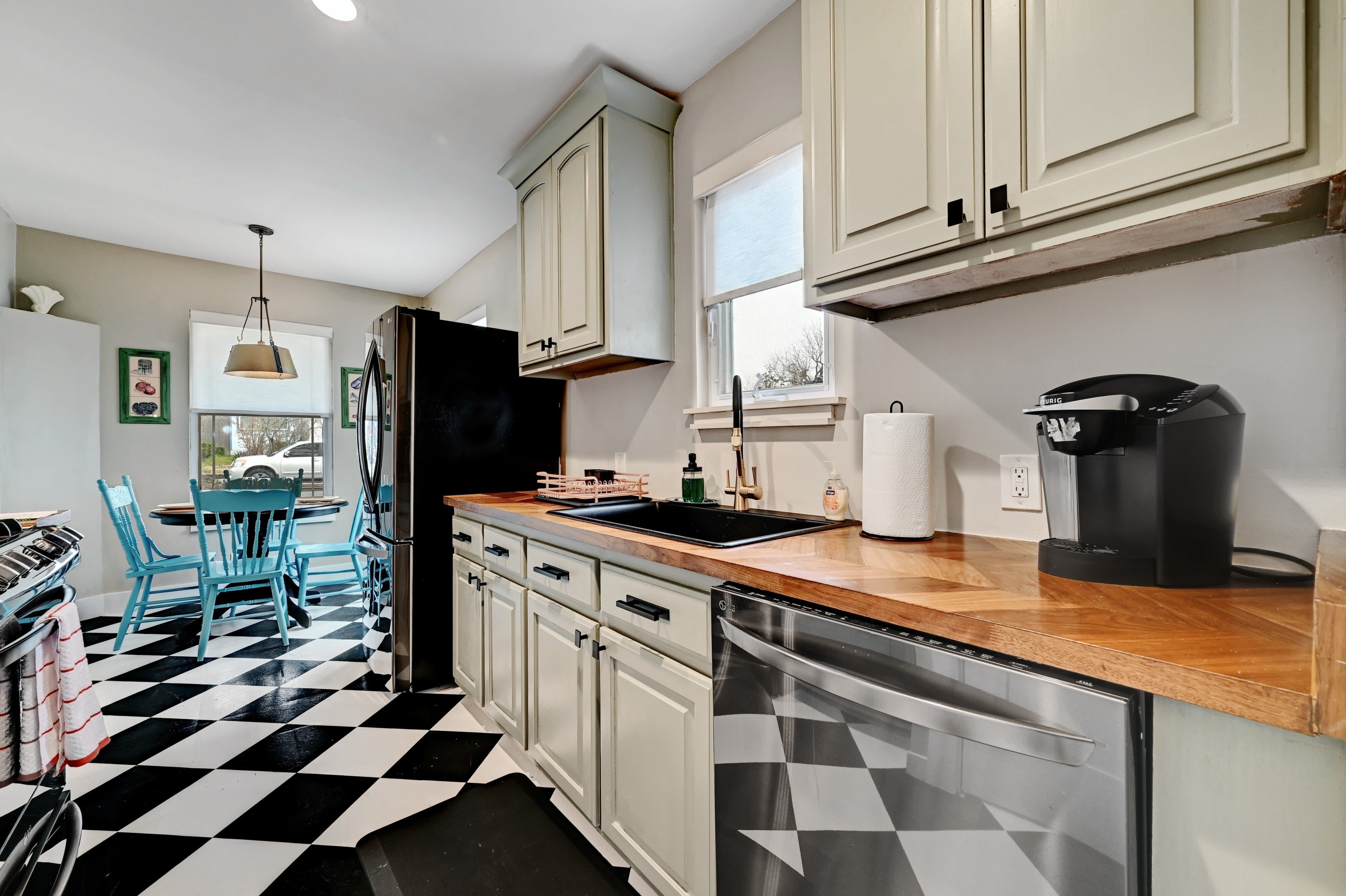 2952 Higgins Street – photo 3