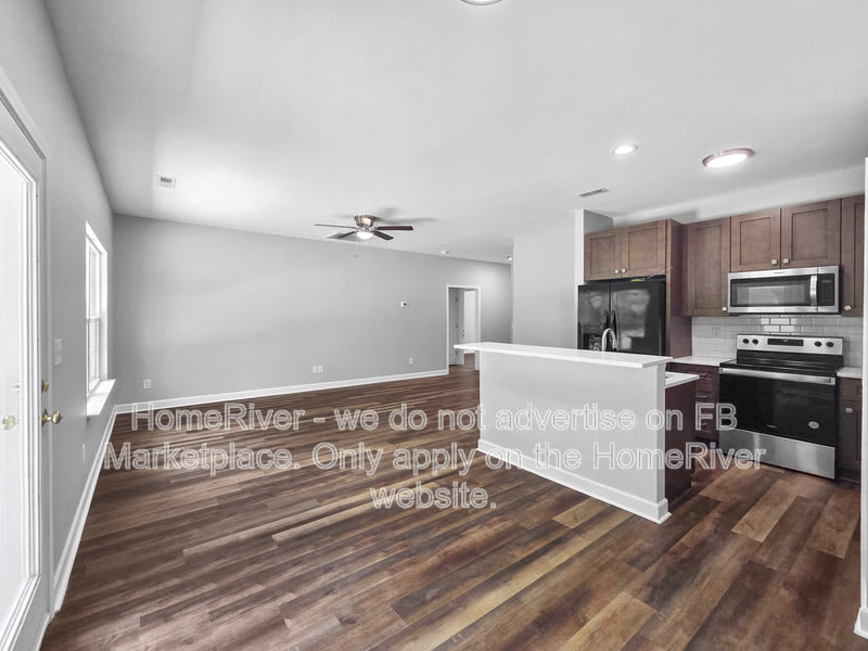 621 Northway Dr – photo 2