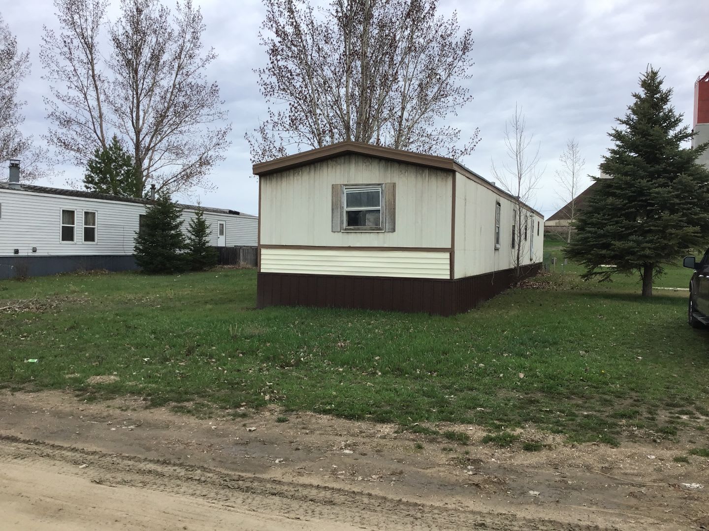 Introducing our newly redone 3 Bedroom, 2 Bath trailer home in Rugby, ND! – photo 2
