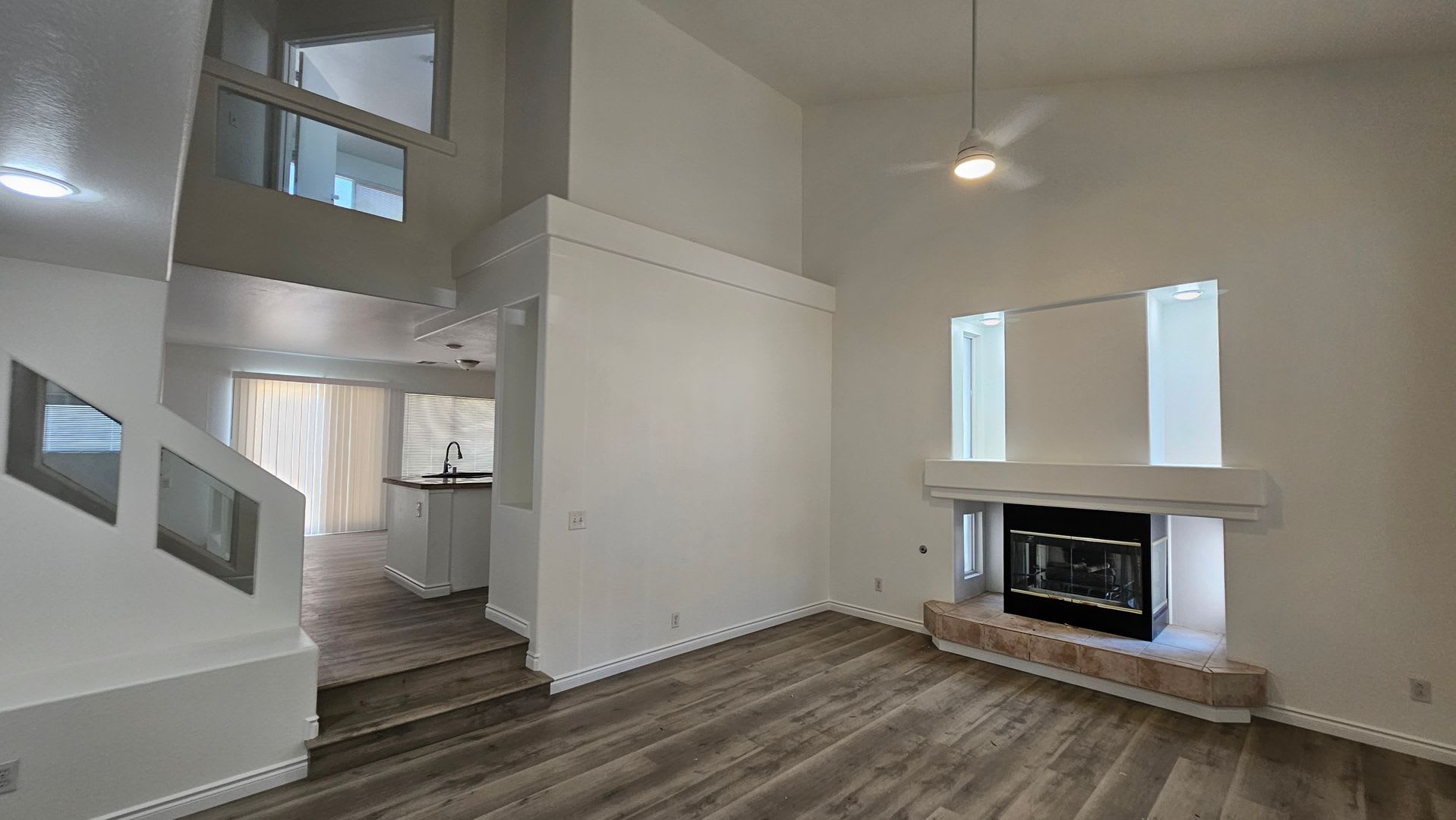 4 Bedrooms near Silverado Ranch! – photo 3