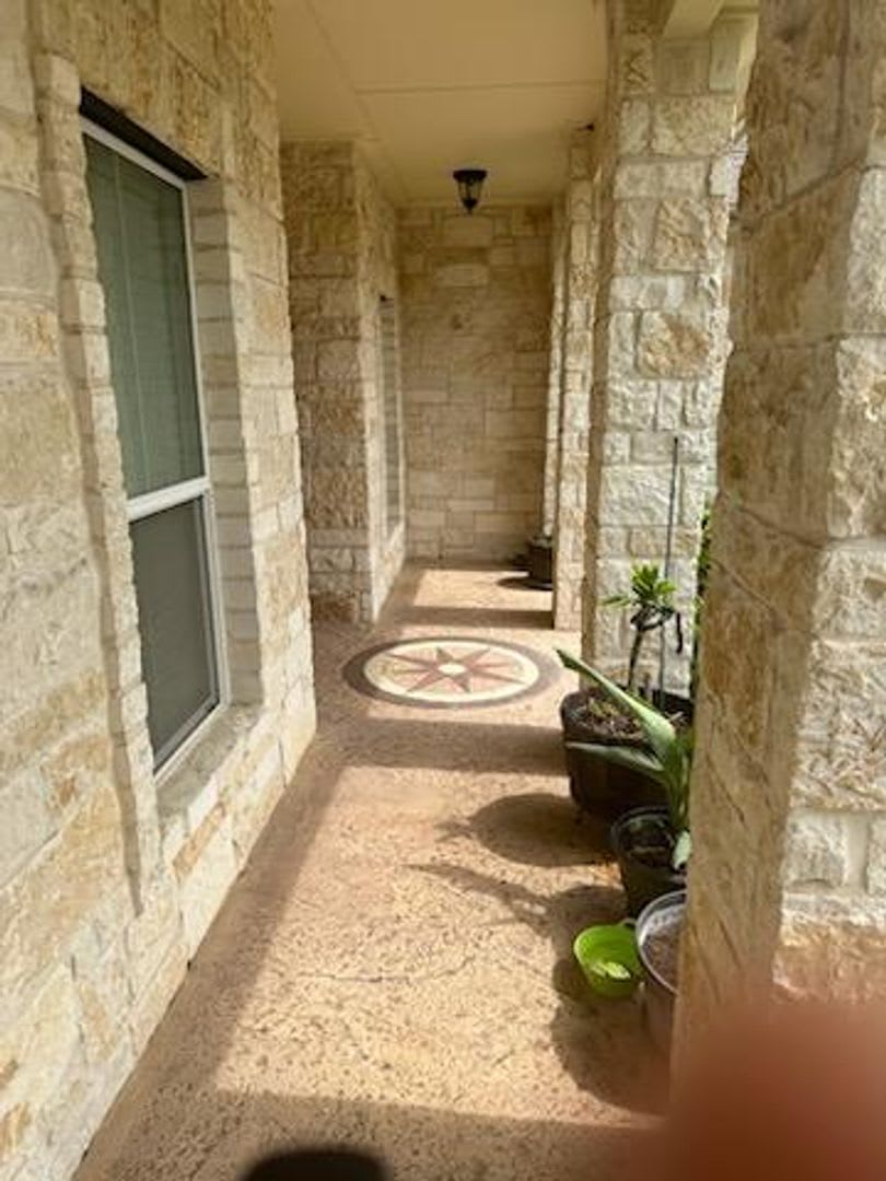 BEAUTIFUL 5 BEDROOM, 3.5 BATHROOM HOME! – photo 4