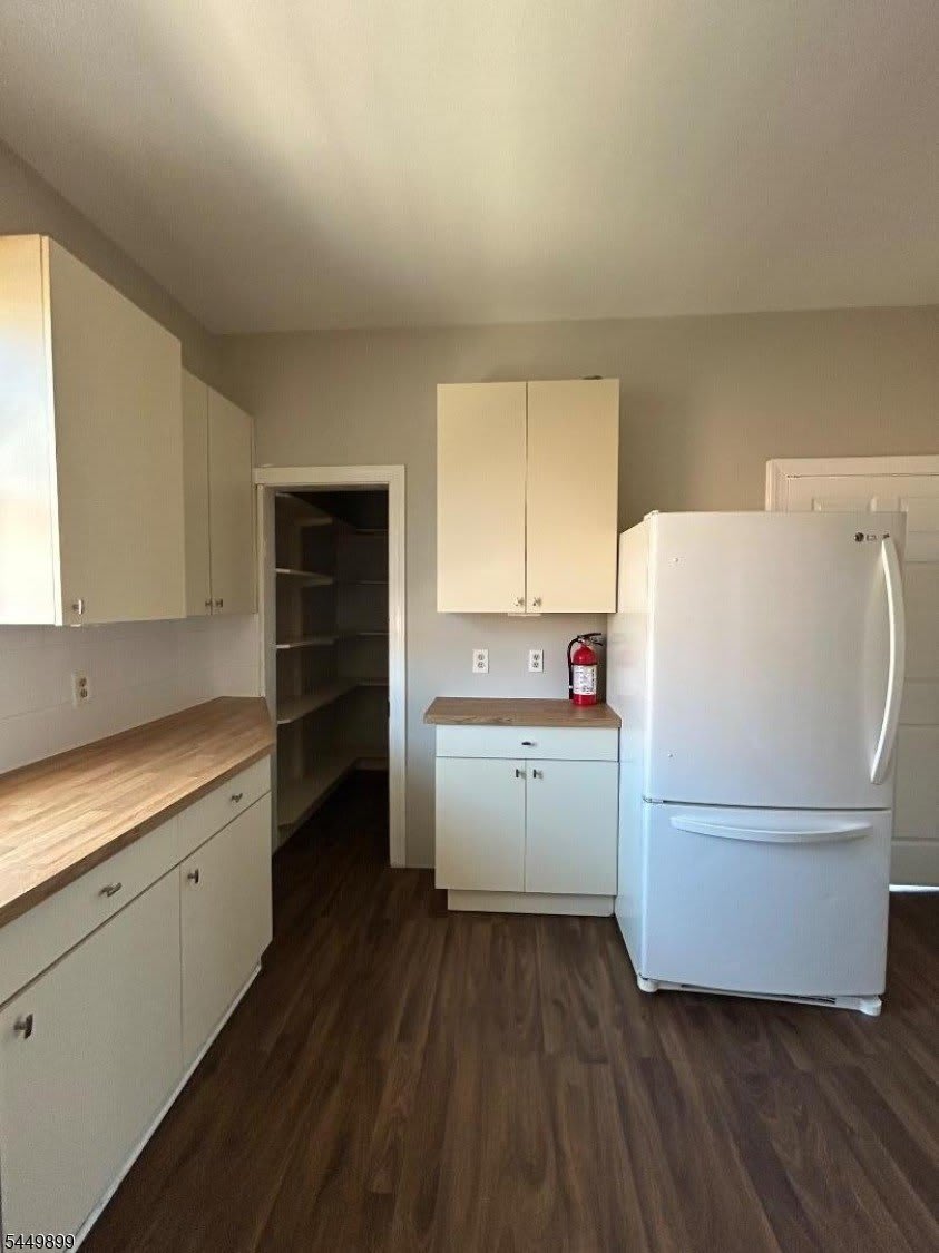263 E 22Nd St – photo 4
