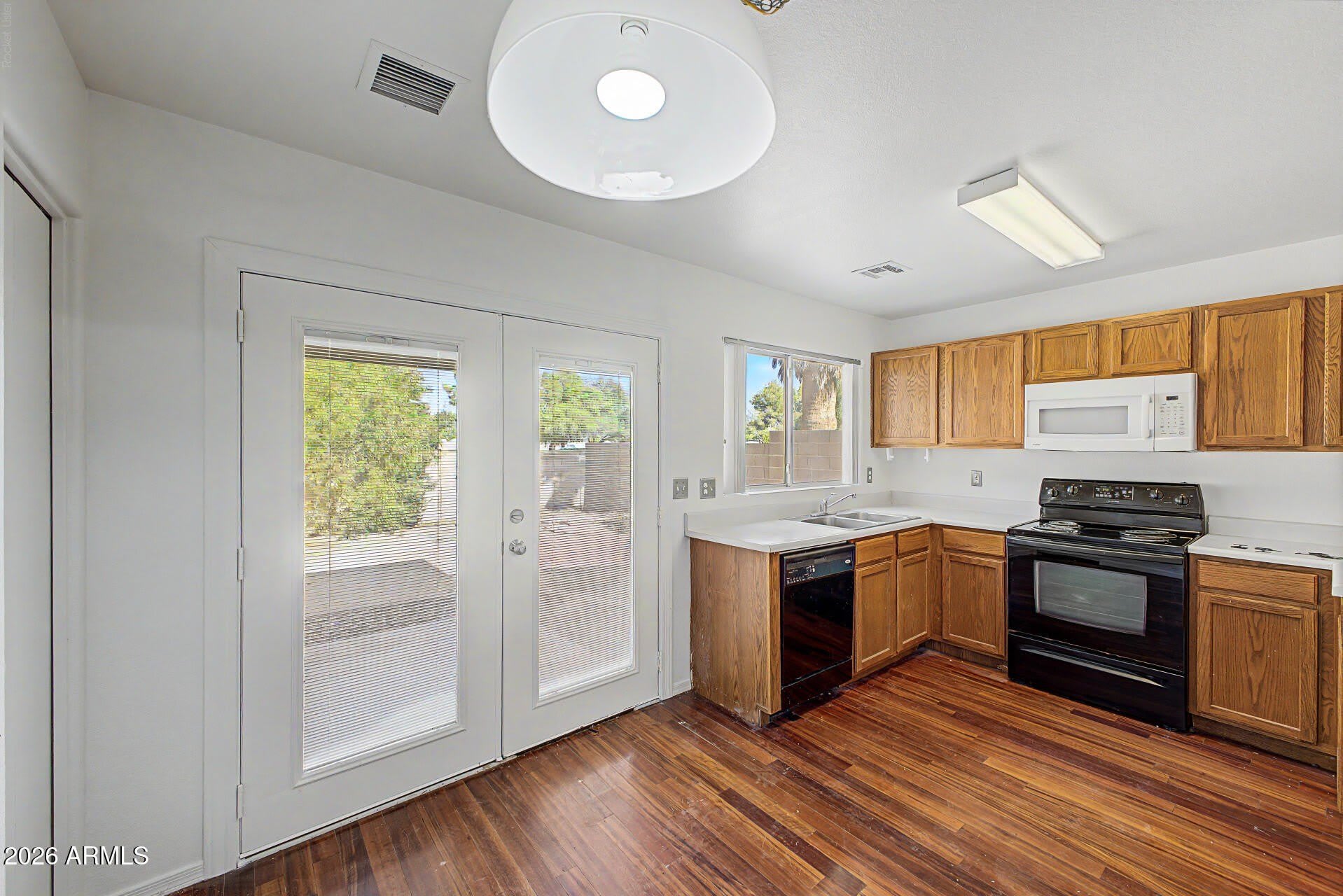 1830 N CENTER Avenue – photo 3